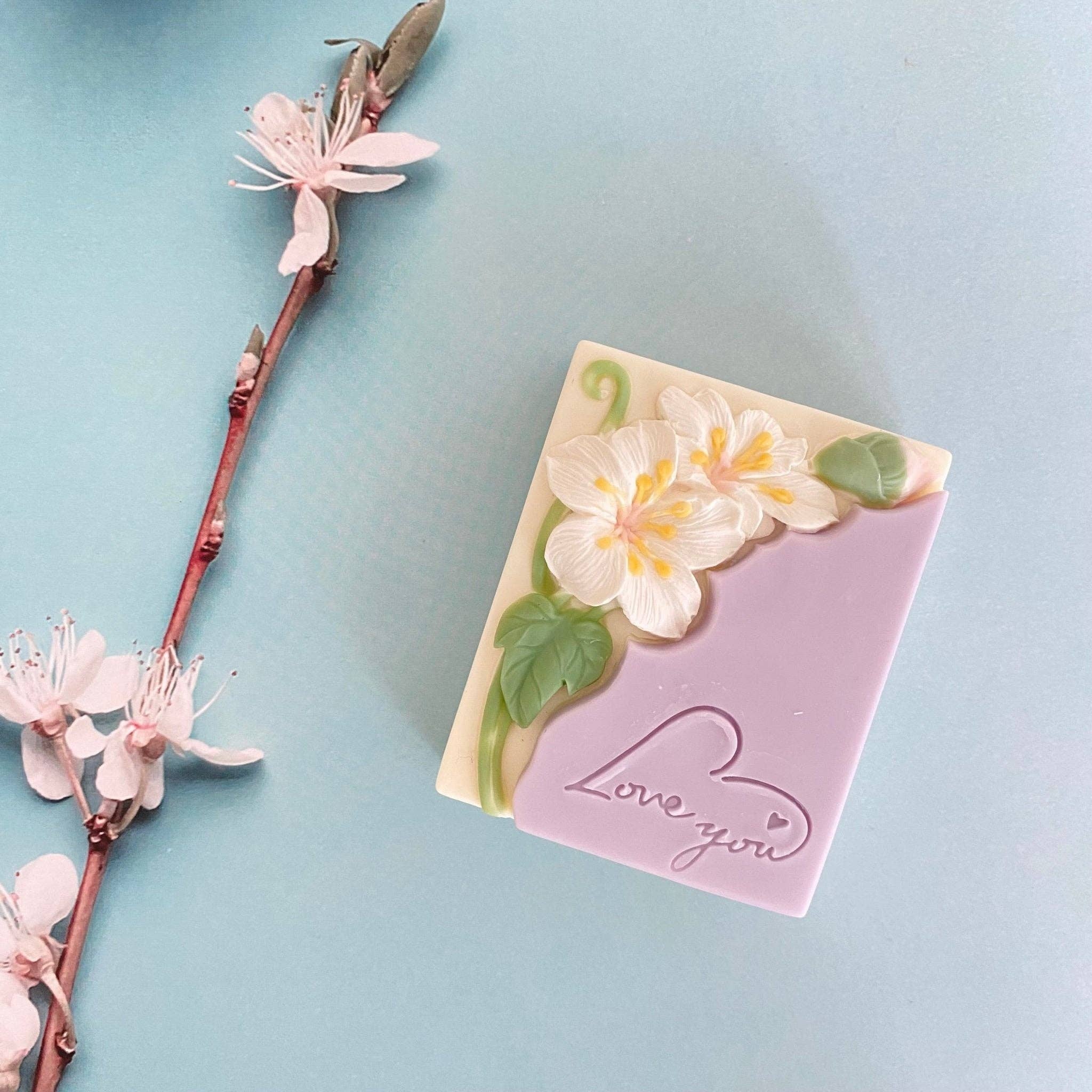 Petalique Handmade Soap Bar | English Pear & Freesia Scent